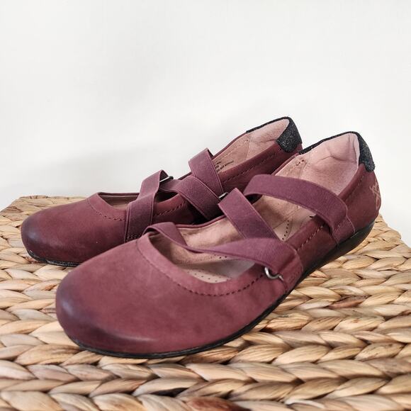OTBT Anora Burgundy Leather Bungee Flats 6M - Picture 1 of 6